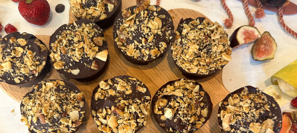 Chocolate and date bites using Struesli's organic granola for satisfying flavor and crunchy texture.